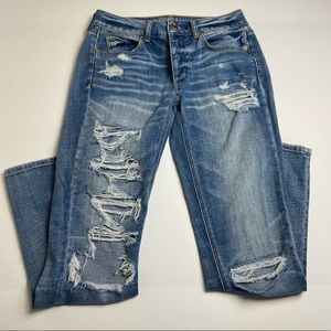American Eagle tomgirl ripped jeans